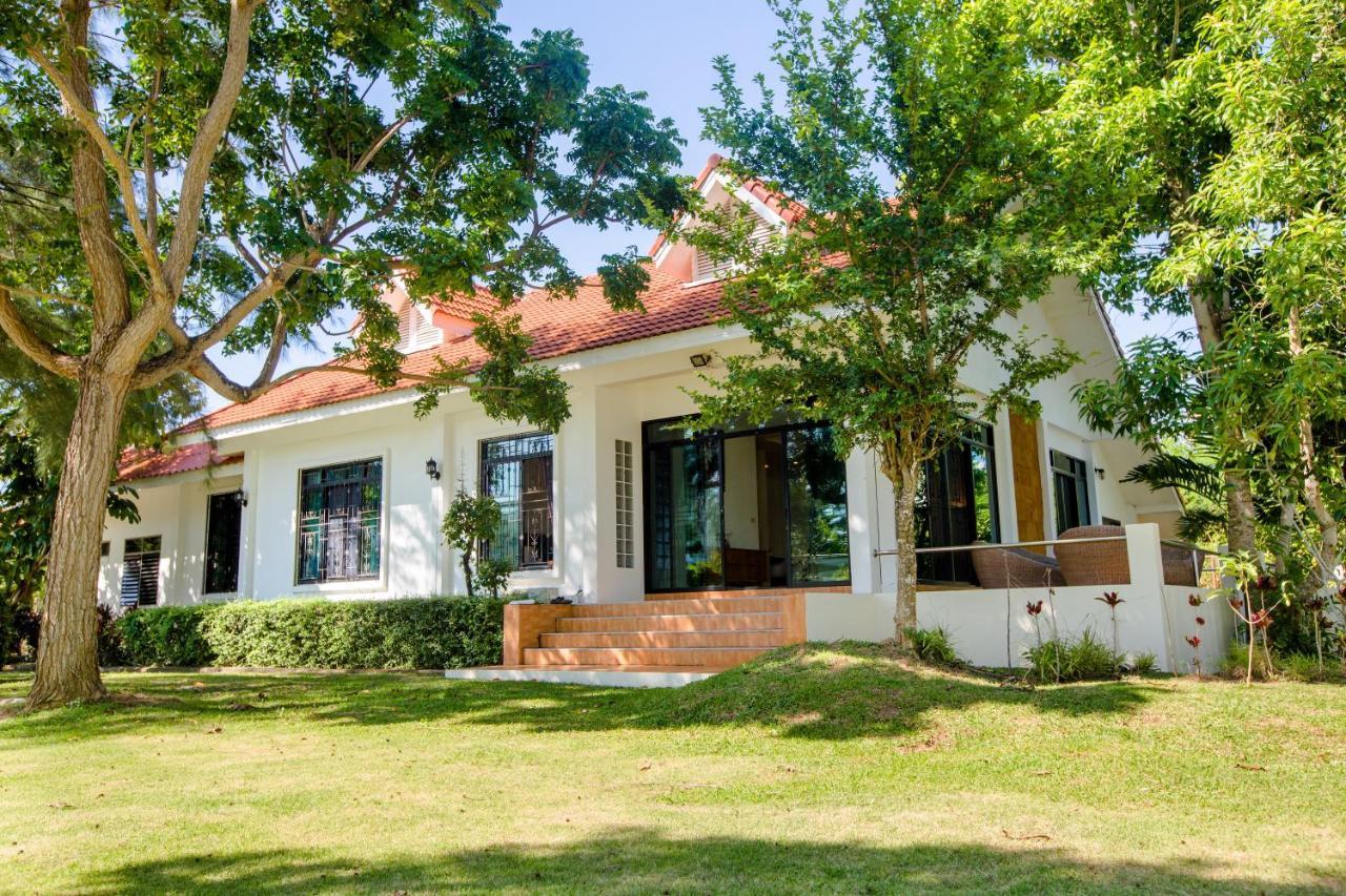 Villa Miracle Rawai Exterior foto